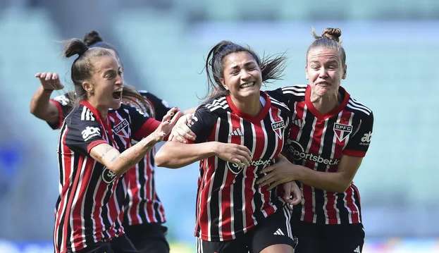 São Paulo chega às semifinais do Brasileirão Feminino após vencer o Palmeiras Lorena Bueri