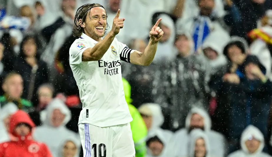Luka Modric renova com o Real Madrid por mais uma temporada Lorena Bueri