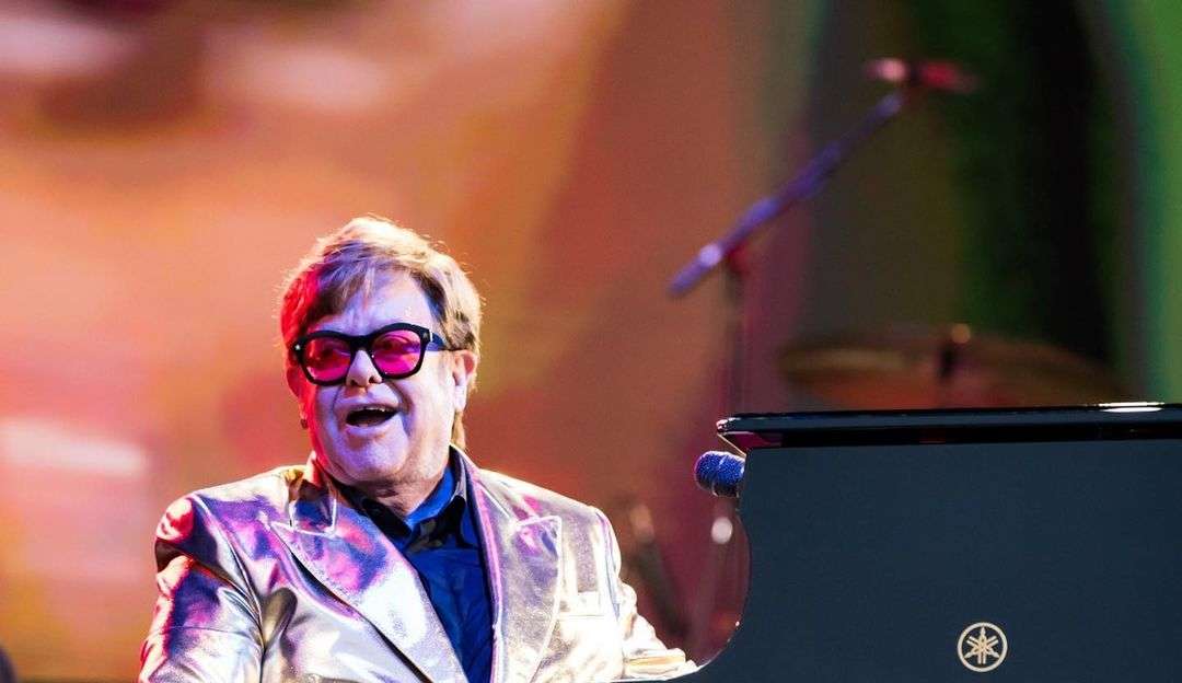 Elton John emociona os fãs no Festival Glastonbury Lorena Bueri