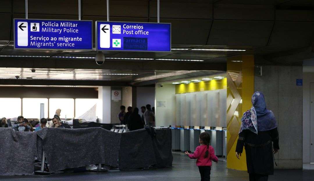 Surto de sarna é detectado entre refugiados afegãos no Aeroporto de Guarulhos Lorena Bueri