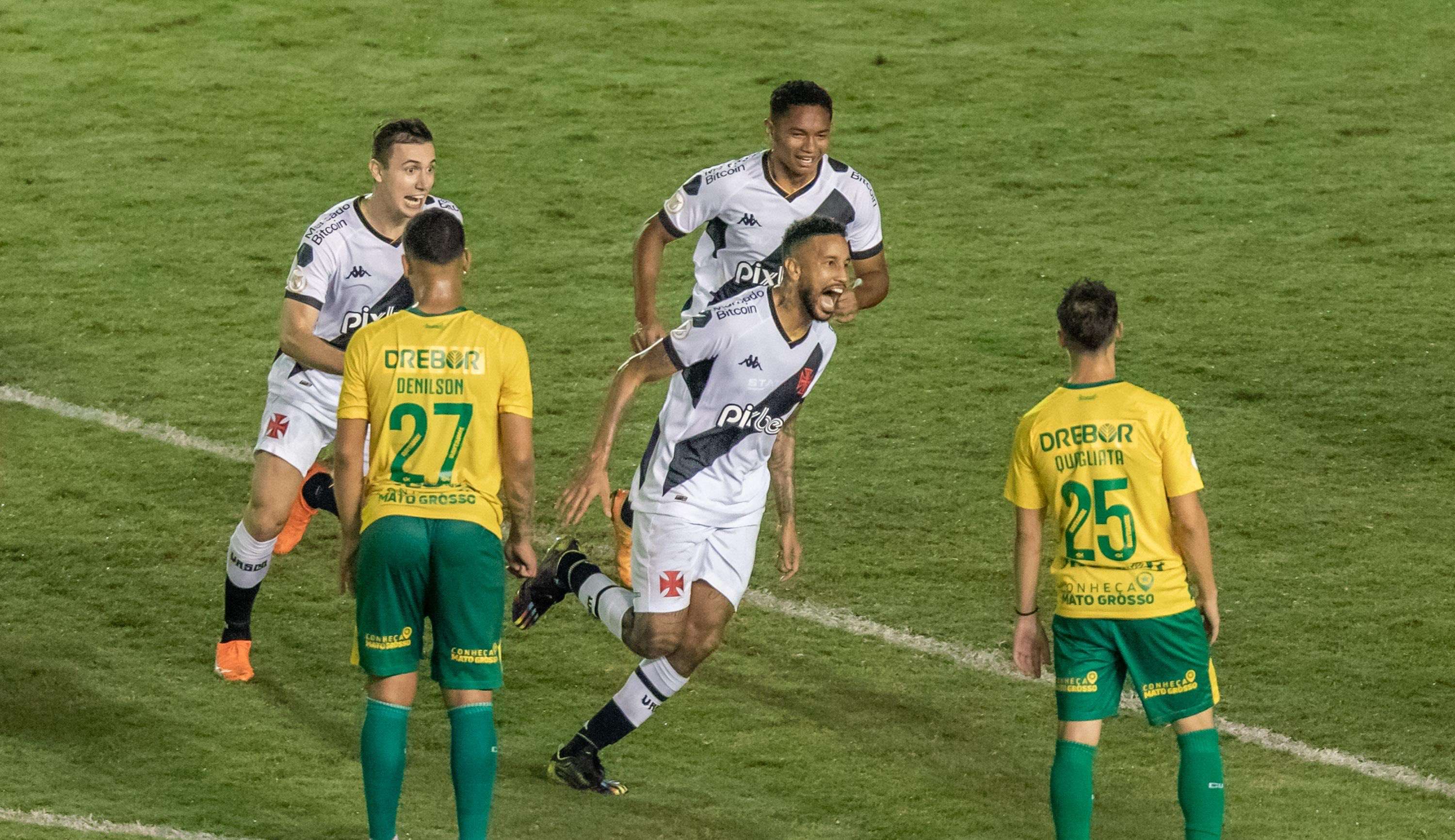 Vasco bate o Cuiabá e segue vivo na luta contra o rebaixamento