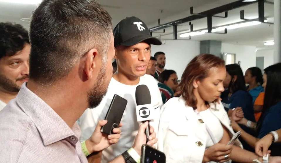 Thiago Silva afirma desejo de encerrar a carreira no Fluminense, mas não promete retorno Lorena Bueri