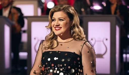 Kelly Clarkson fala sobre ter precisado de antidepressivos durante o divórcio Lorena Bueri