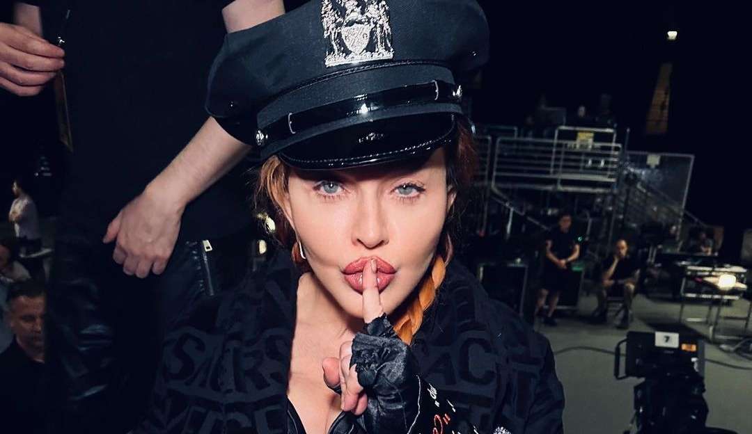 Madonna contrai infecção bacteriana e adia turnê Lorena Bueri