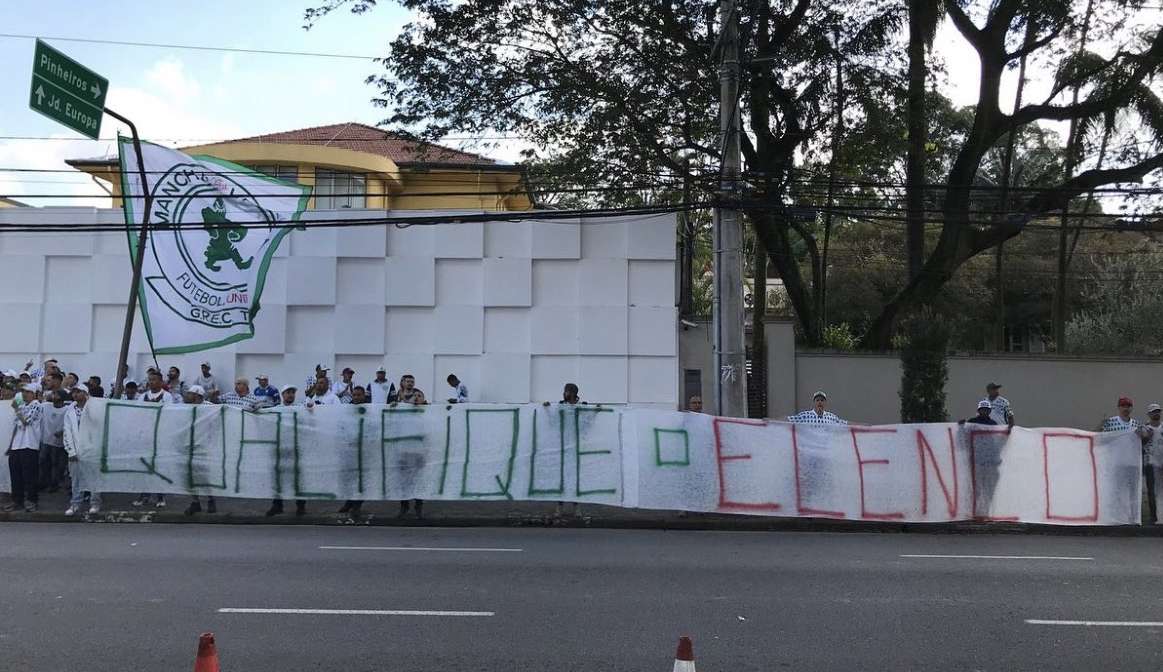 Mancha Alviverde protesta contra Leila Pereira, organizada exige reforços Lorena Bueri