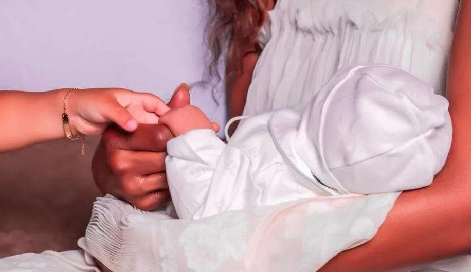 Naomi Campbell surpreende ao anunciar nascimento do segundo filho Lorena Bueri