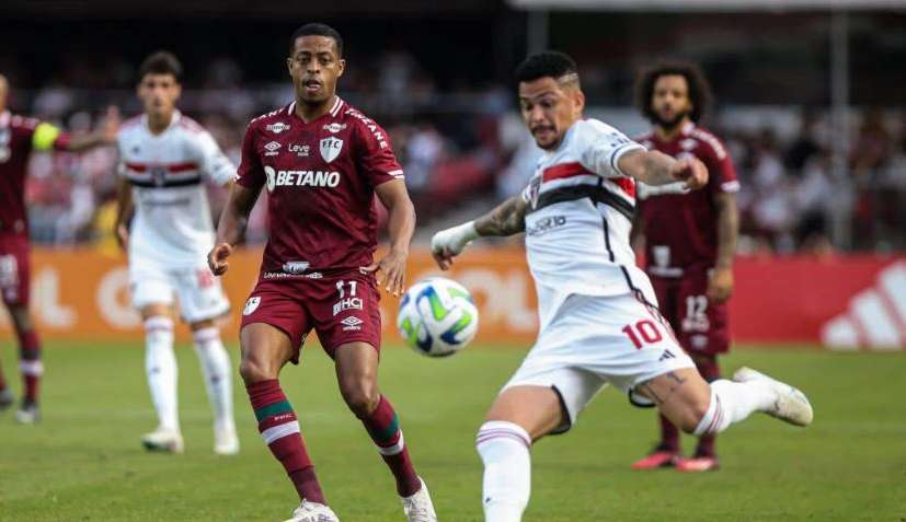 Com lei do ex, São Paulo vence o Fluminense no Morumbi Lorena Bueri