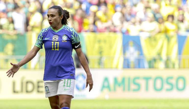 Marta fala sobre titularidade na Seleção Brasileira: 'Nunca falei com a Pia sobre isso' Lorena Bueri