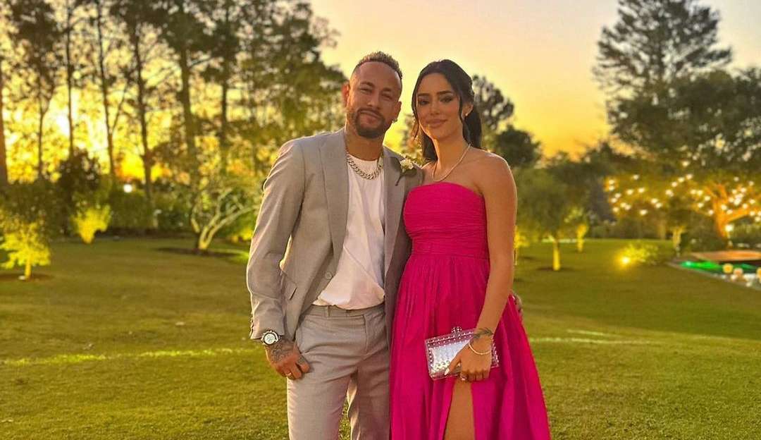 Neymar e Bruna Biancardi chegam em festa separados e evitam posar juntos para fotos Lorena Bueri
