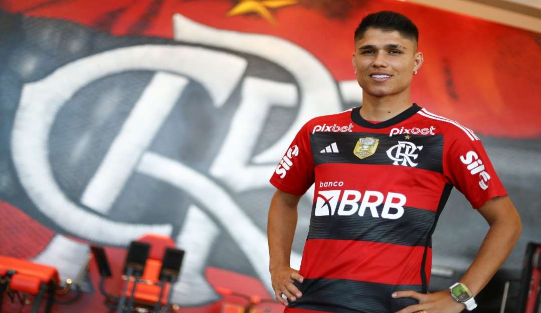 Flamengo apresenta Luiz Araújo, seu mais novo reforço Lorena Bueri