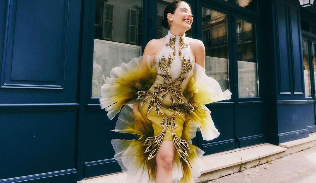 Gkay investe em três looks no mesmo dia para a semana de moda em Paris  Lorena Bueri
