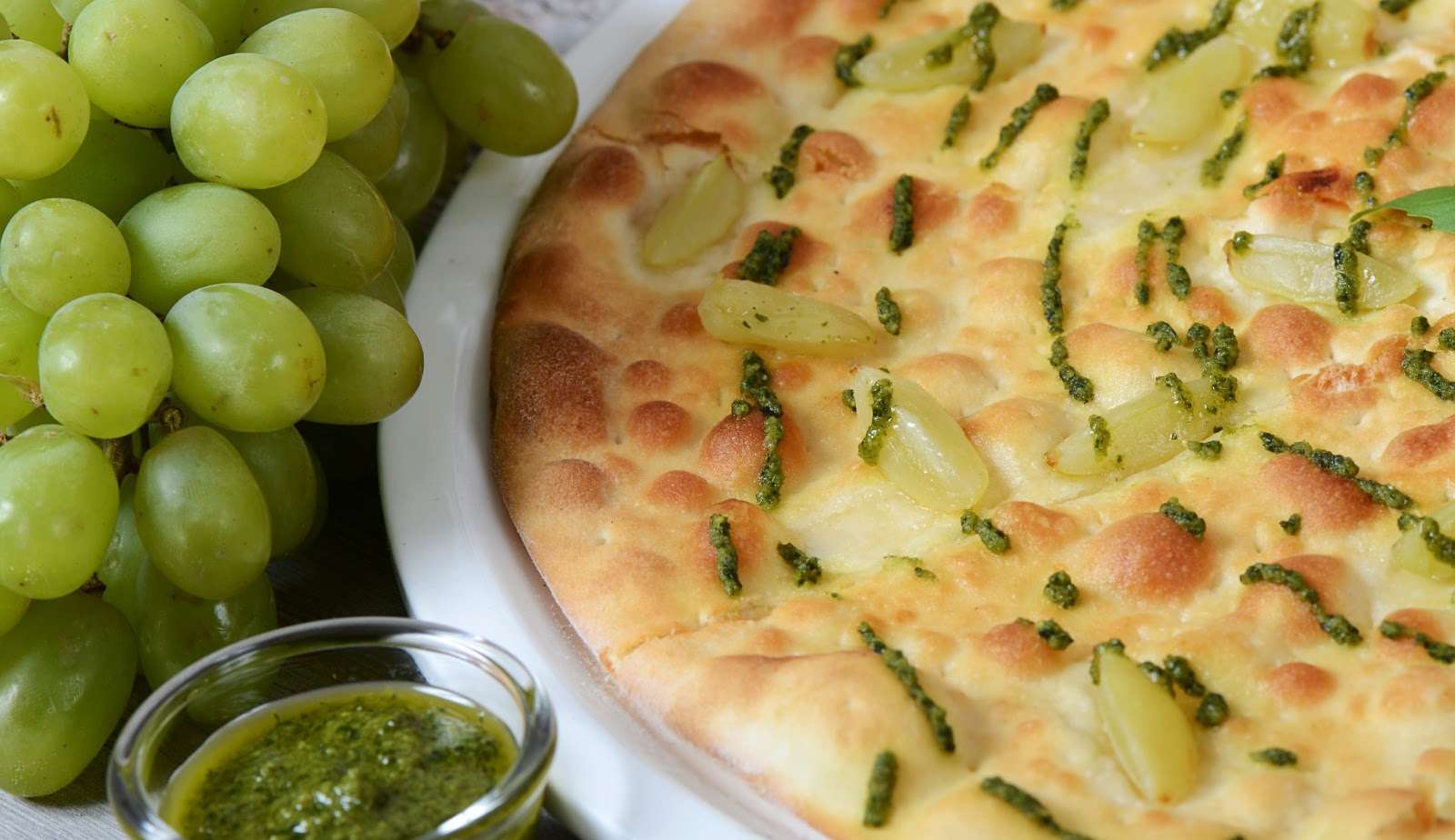 Dia da pizza: Aprenda receita de foccacia com uvas verdes Lorena Bueri