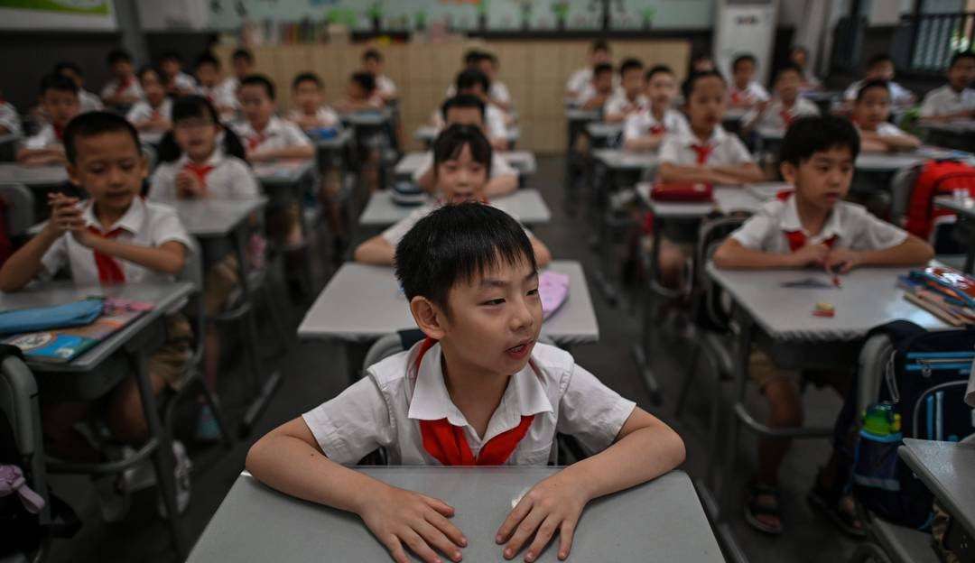 Crianças em meio ao terror nas escolas da China Lorena Bueri