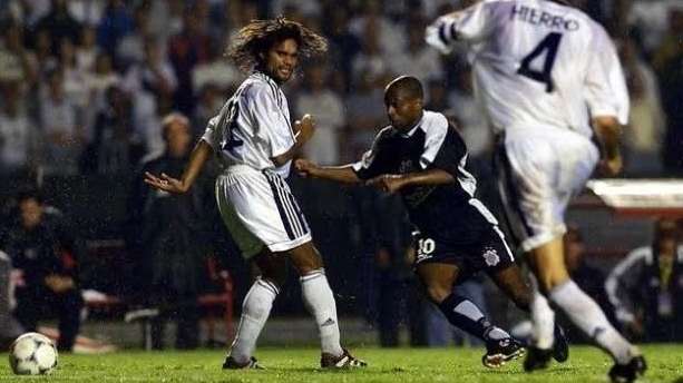 Corinthians planeja amistoso contra as lendas do Real Madrid em setembro Lorena Bueri