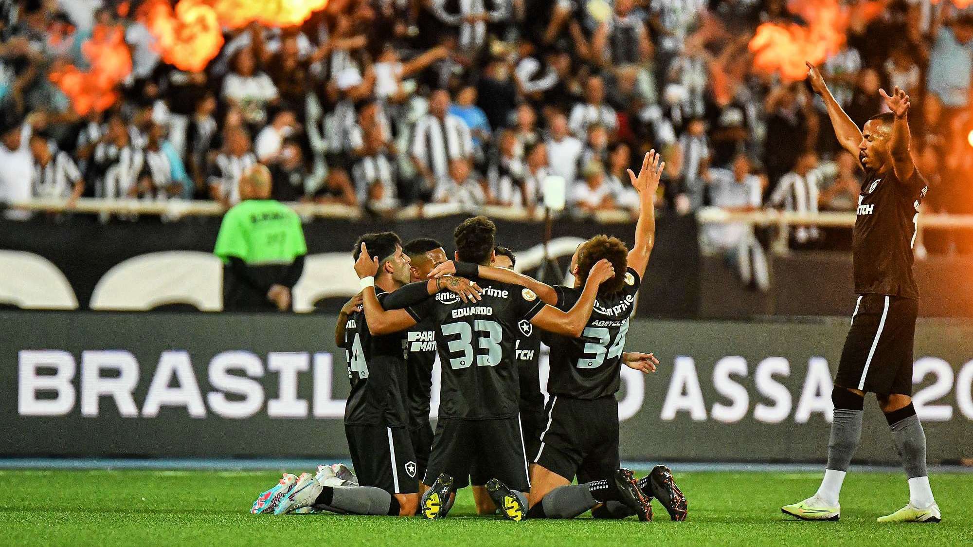 Botafogo vence Red Bull Bragantino e segue invicto dentro de casa no Campeonato Brasileiro Lorena Bueri