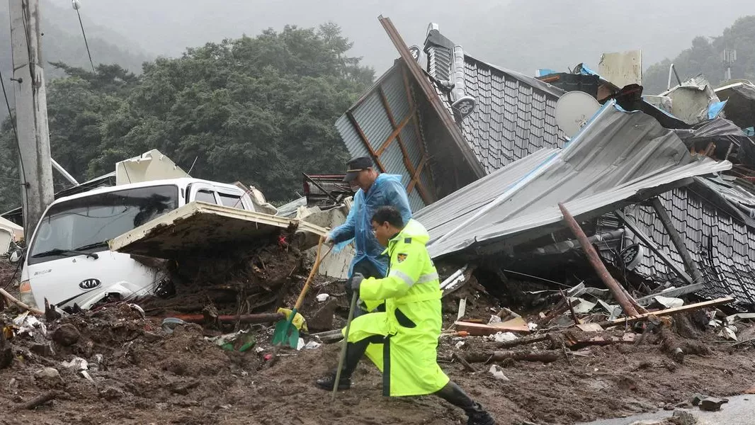 Fortes chuvas na Coreia do Sul deixam 22 mortos Lorena Bueri