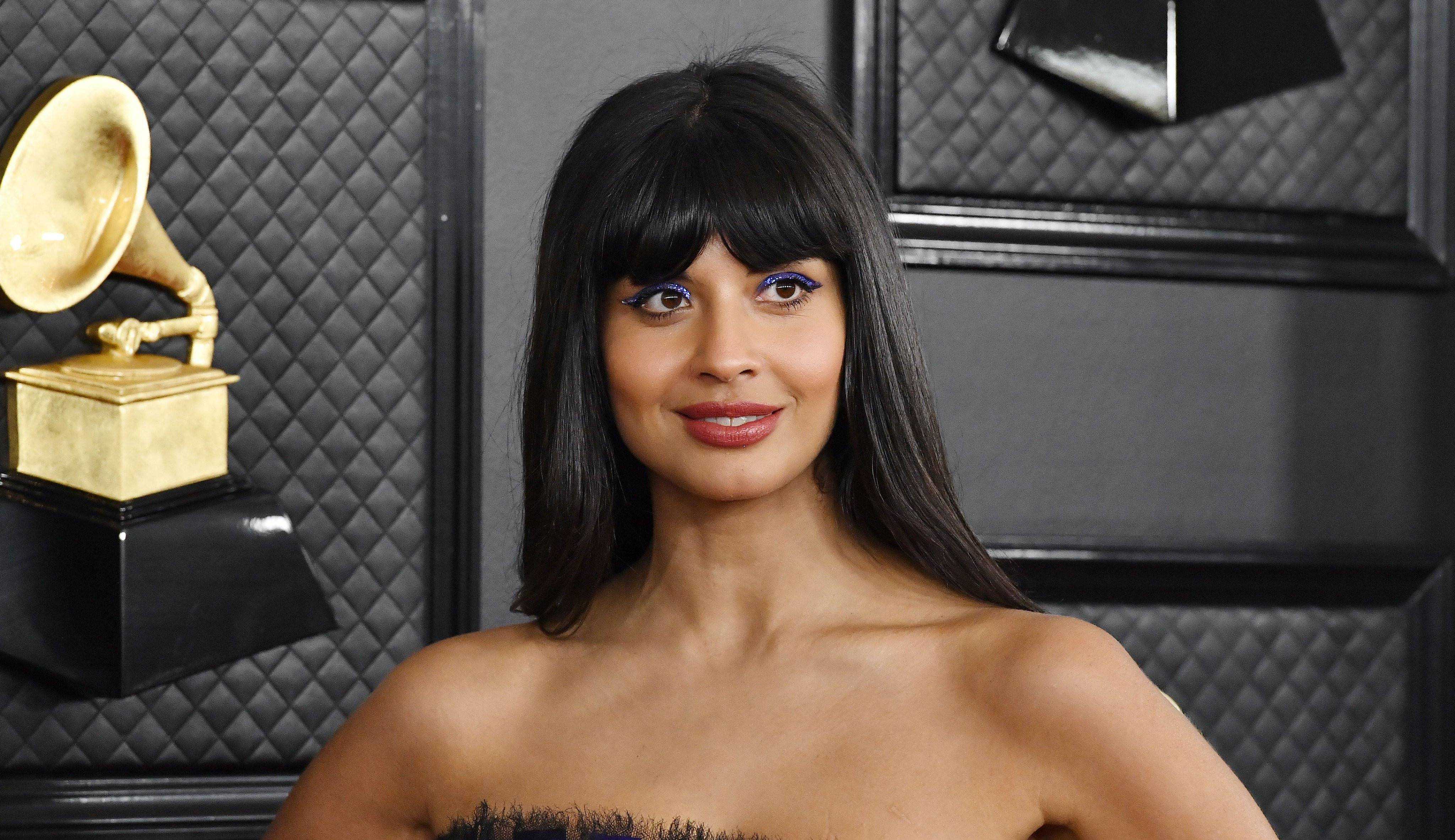 Jameela Jamil entra para o elenco da série 'She-Hulk' Lorena Bueri