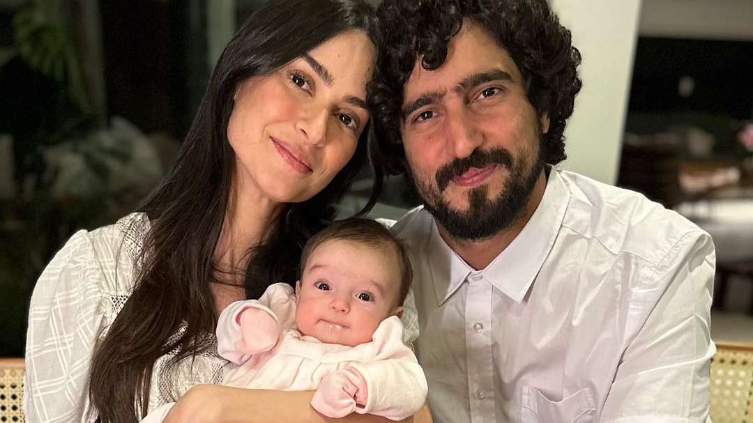 Thaila Ayala e Renato Goés contam detalhes sobre a cirurgia da filha caçula Lorena Bueri