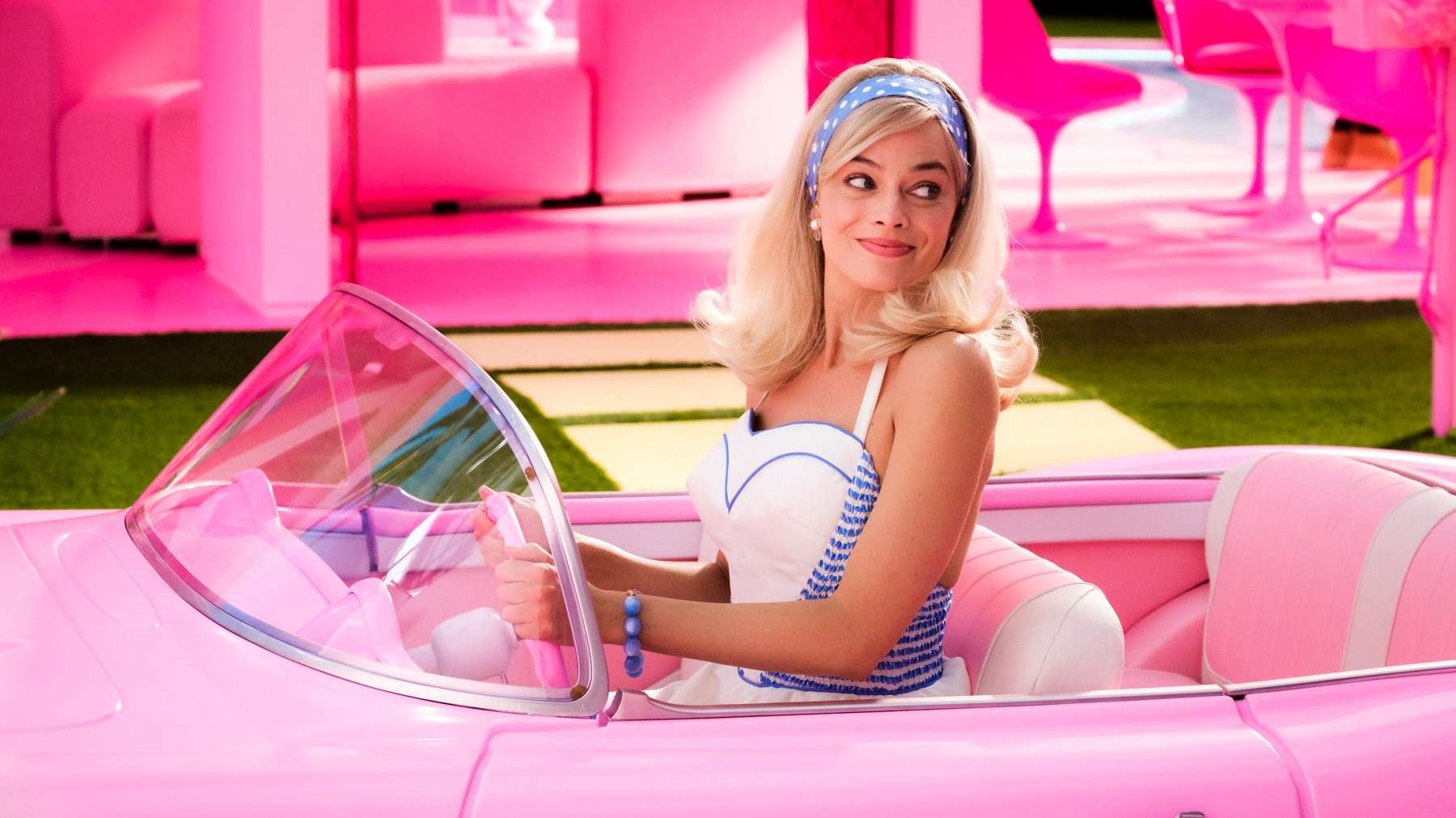Barbie pinta o Google de rosa em ação promocional Lorena Bueri