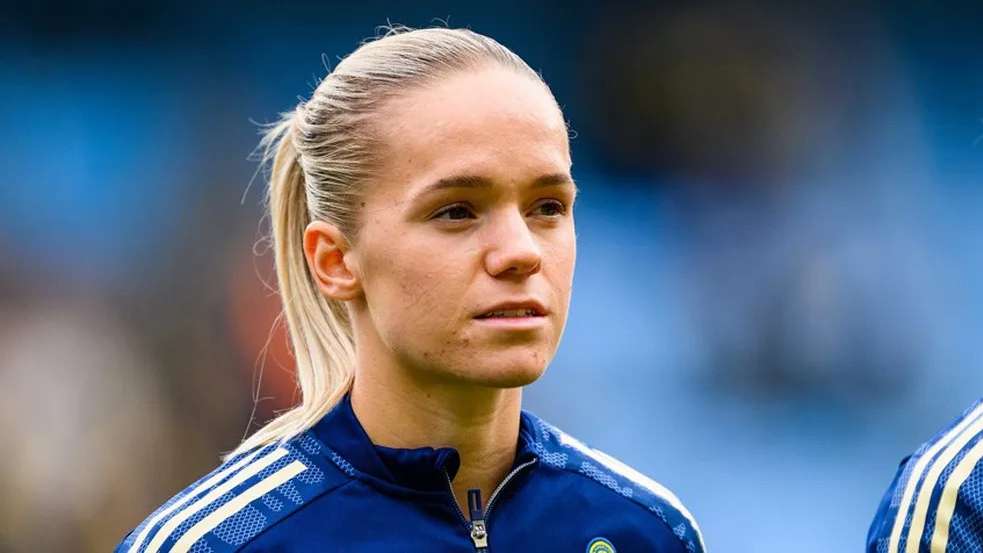 Zagueira Hanna Lundkvist, da Suécia, está fora da Copa do Mundo Lorena Bueri
