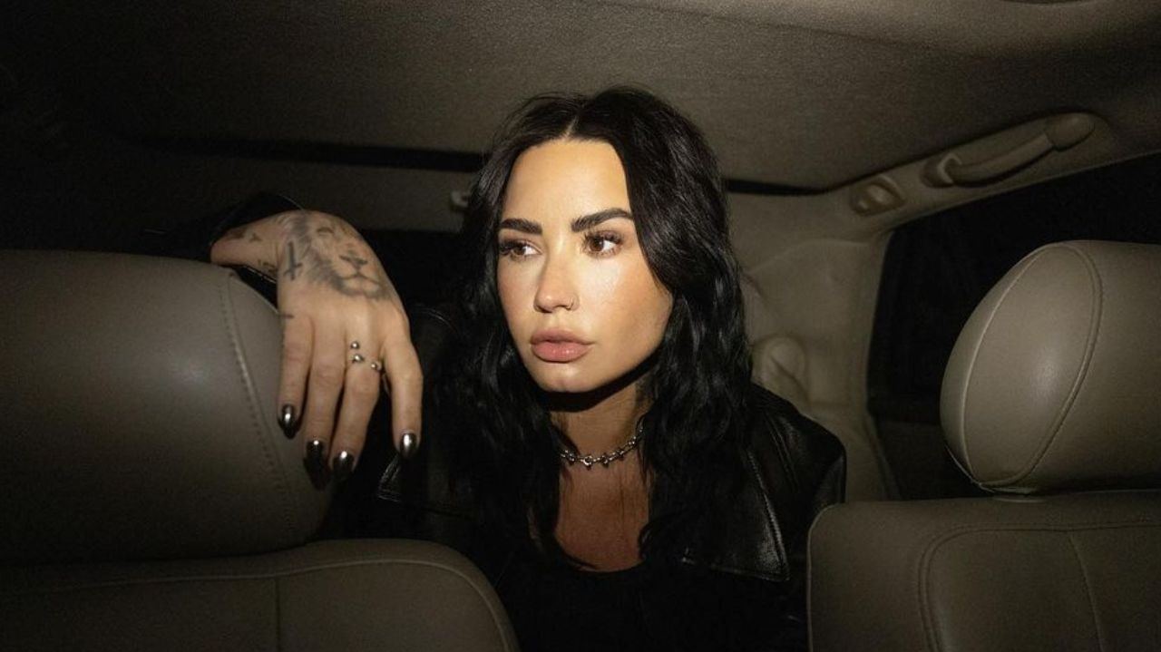 Demi Lovato fala sobre reação dos pais ao revelar sua sexualidade Lorena Bueri