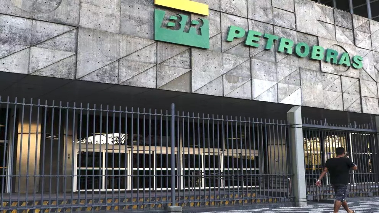 Diesel russo a preço baixo é circunstancial, segundo o diretor da Petrobras Lorena Bueri