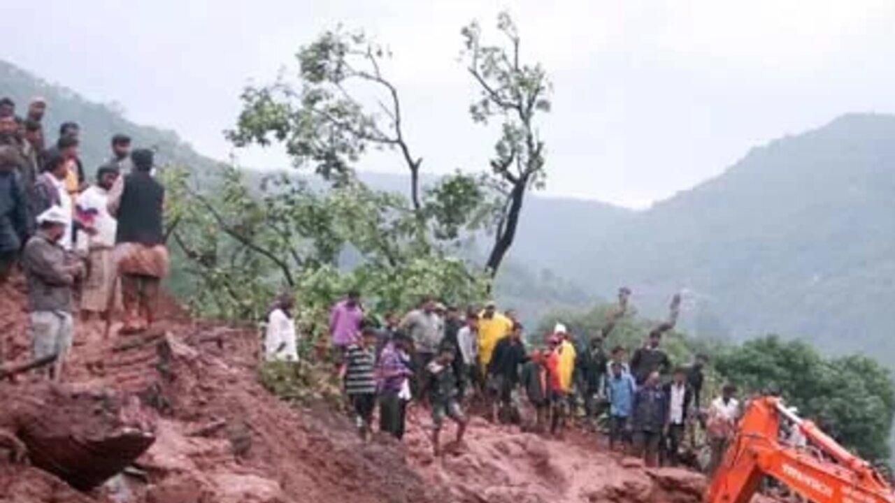 Deslizamento de terra na Índia deixa 27 mortos Lorena Bueri