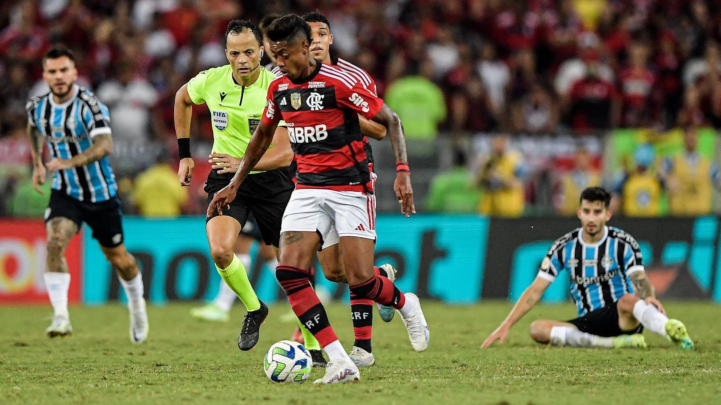 Flamengo e Grêmio fizeram jogos memoráveis pela Copa do Brasil Lorena Bueri