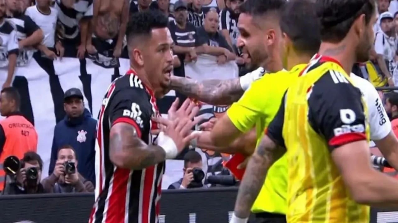 Jogadores do Corinthians repudiam atitude de Luciano após gol de empate no Majestoso Lorena Bueri