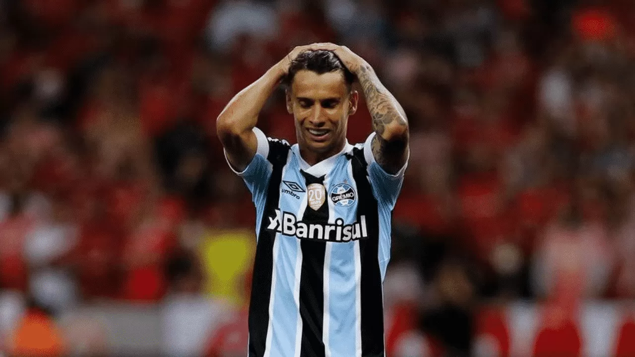 Ferreira comenta desempenho do Grêmio critica arbitragem em jogo contra o Flamengo Lorena Bueri