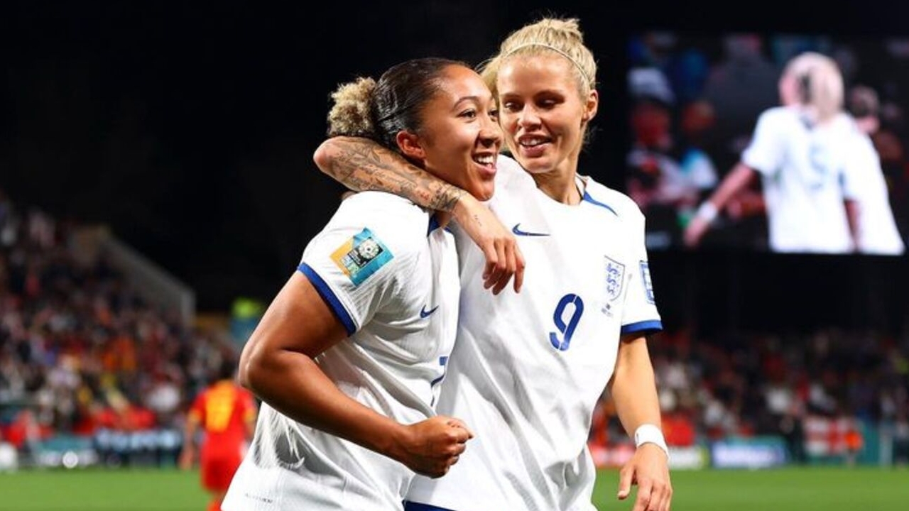 Inglaterra goleia a China com três assistências de Lauren James  Lorena Bueri