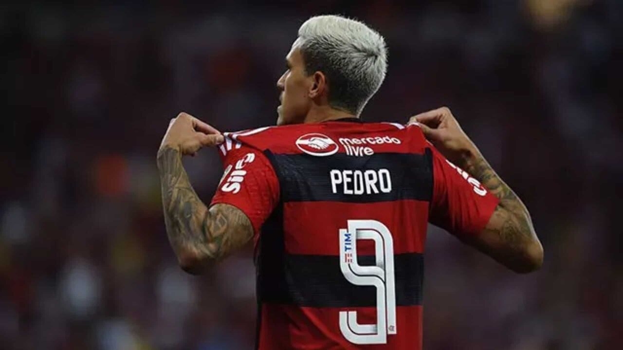 Pedro retorna aos treinos do Flamengo com clima de distanciamento em relação a Sampaoli Lorena Bueri