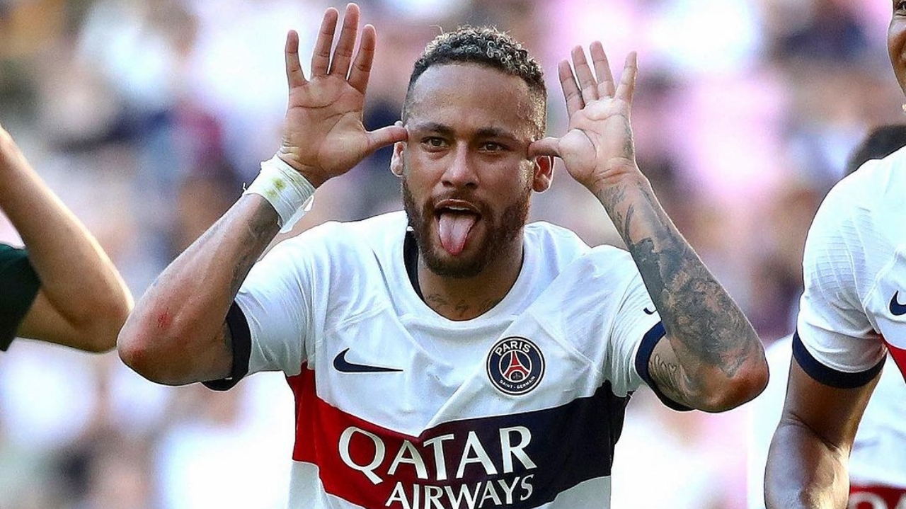 Neymar impressiona com dois gols em retorno ao PSG após cinco meses Lorena Bueri