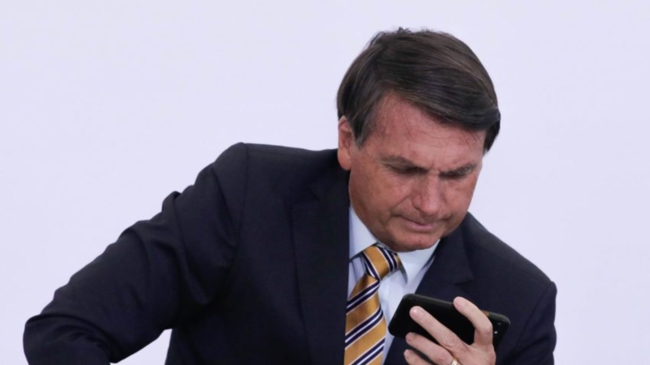Relatório do Coaf revela arrecadação de R$ 17,1 milhões via Pix por Bolsonaro e beneficiamento de familiares Lorena Bueri