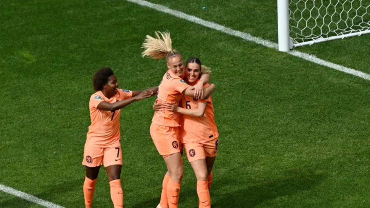 Holanda Avança para as Quartas da Copa do Mundo com Erro da Goleira Adversária Lorena Bueri