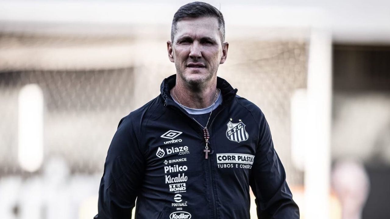 Paulo Turra é desligado do cargo de treinador do Santos Lorena Bueri