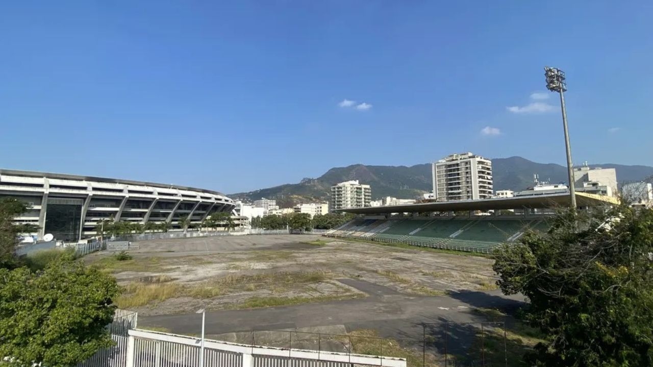 Estádio Célio de Barros completa uma década fechado; reabertura é avaliada em R$ 35 milhões Lorena Bueri