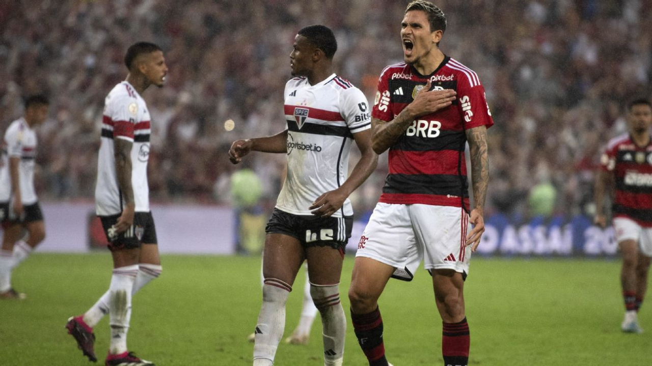 São Paulo pedirá explicações sobre pênalti decisivo marcado a favor do Flamengo Lorena Bueri