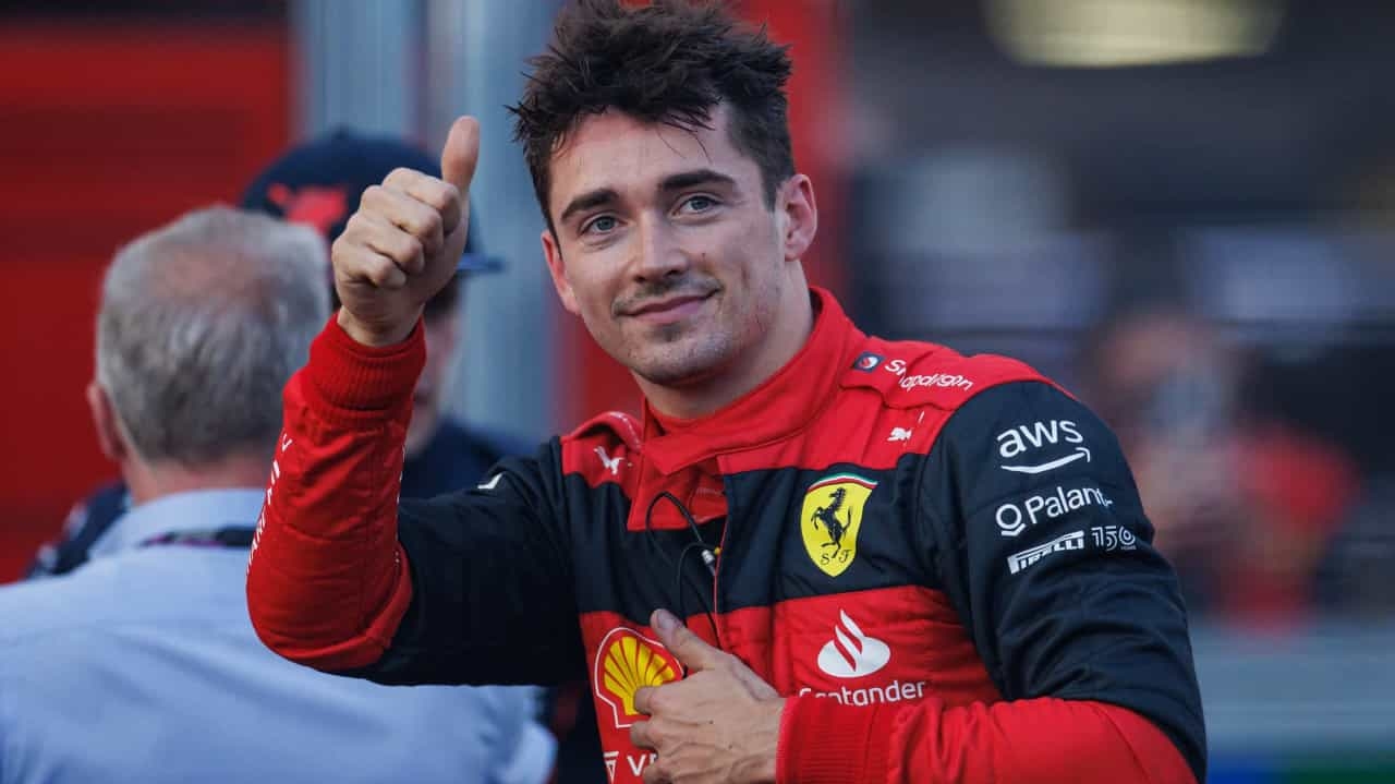  Charles Leclerc e a lealdade à Ferrari: um olhar sobre suas aspirações e desafios Lorena Bueri