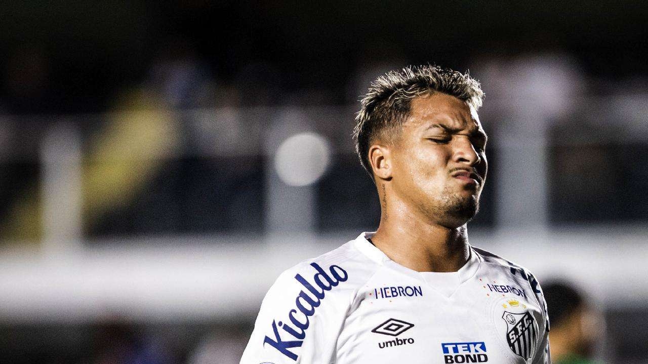 Santos quer contar com Marcos Leonardo na partida contra o Grêmio Lorena Bueri