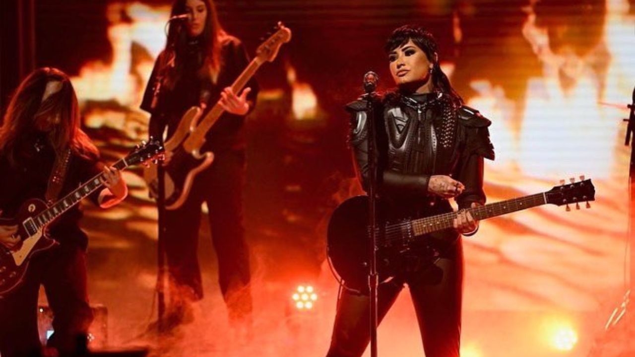 Demi Lovato irá lançar nova versão de “Confident” Lorena Bueri