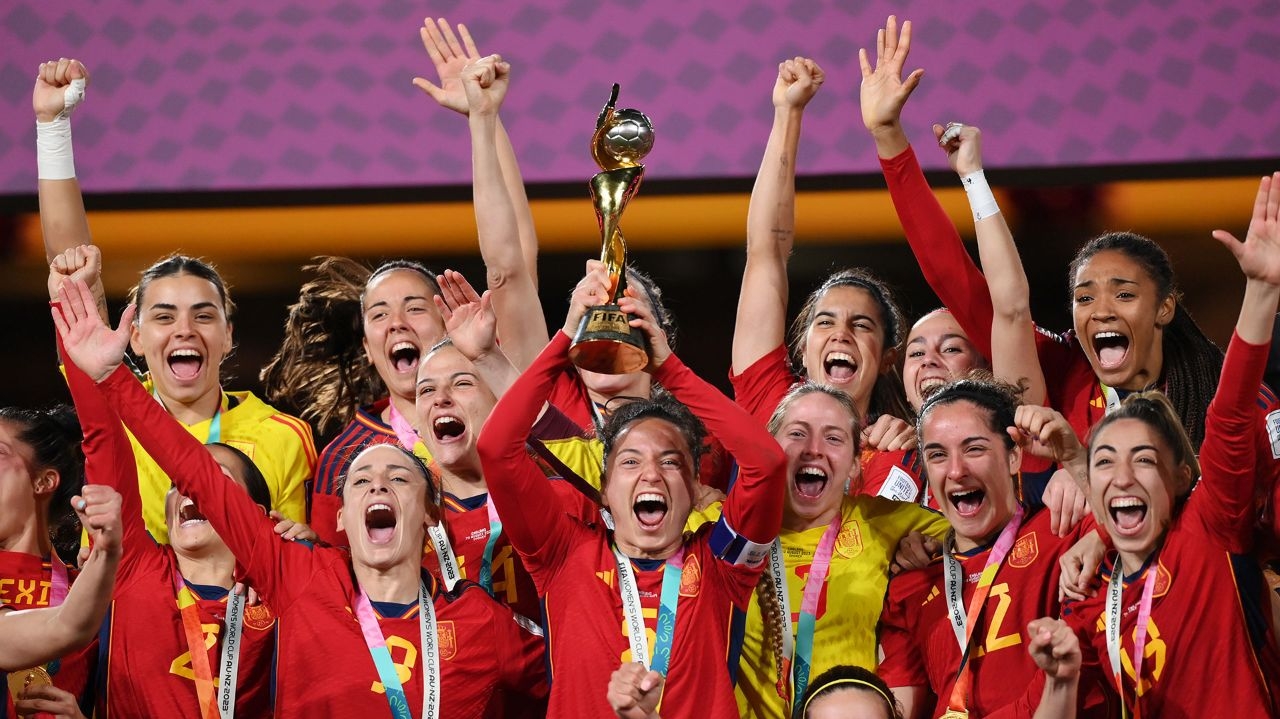Espanha alcança feito histórico ao igualar Brasil com três títulos mundiais Lorena Bueri