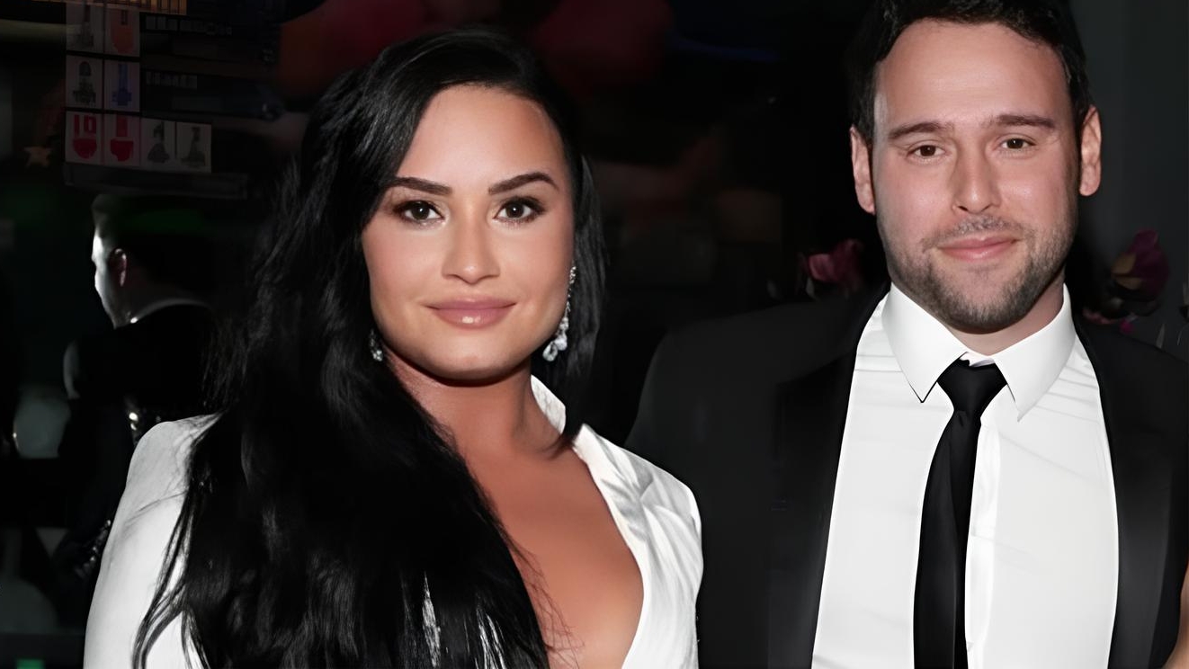 Demi Lovato encerra parceria com Scooter Braun Lorena Bueri