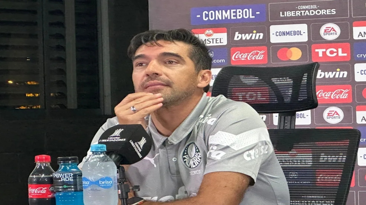 Abel Ferreira elogia elenco do Palmeiras em coletiva, após goleada na Libertadores Lorena Bueri