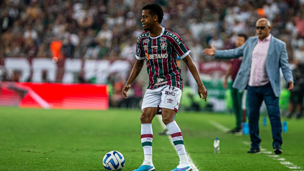 Destaque do Fluminense no jogo contra o Olimpia, Keno elogia a torcida tricolor Lorena Bueri
