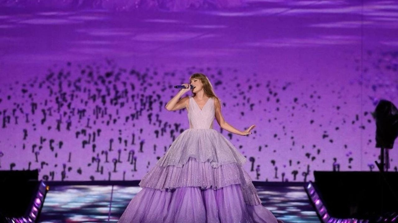 'Taylor Swift: Storyteller': exposição revisita looks marcantes da carreira da artista Lorena Bueri