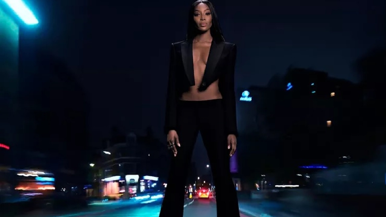 Naomi Campbell brilha em nova campanha de Alexander McQueen Lorena Bueri
