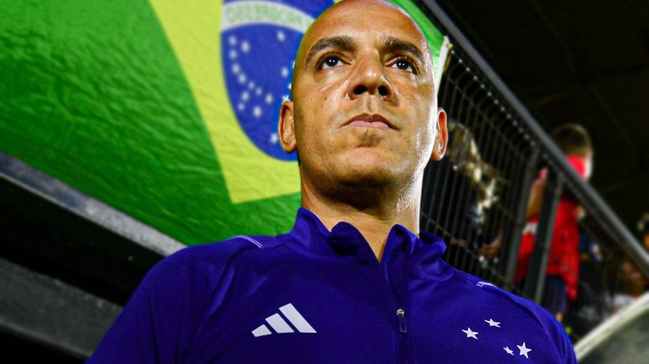 Cruzeiro demite o técnico Pepa  Lorena Bueri