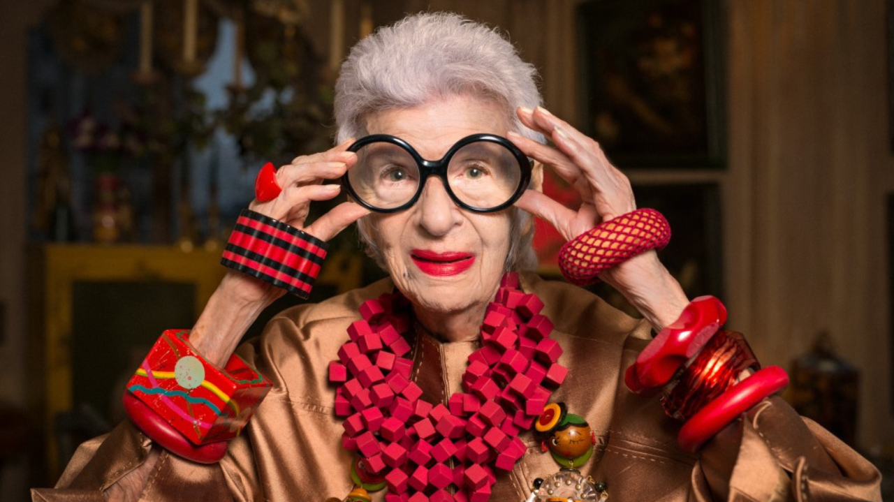 Iris Apfel: ícone fashion e inspirador celebra 102 anos de vida Lorena Bueri