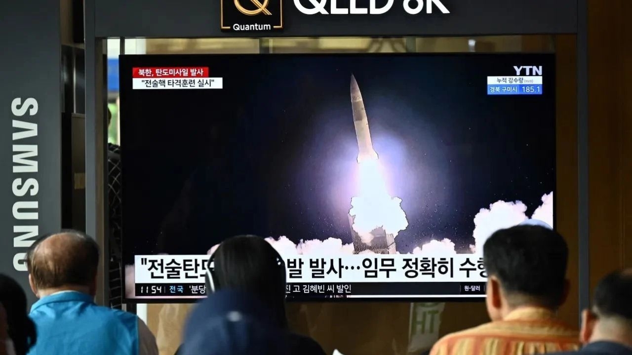 Coreia do Norte testa mísseis e provoca países rivais Lorena Bueri